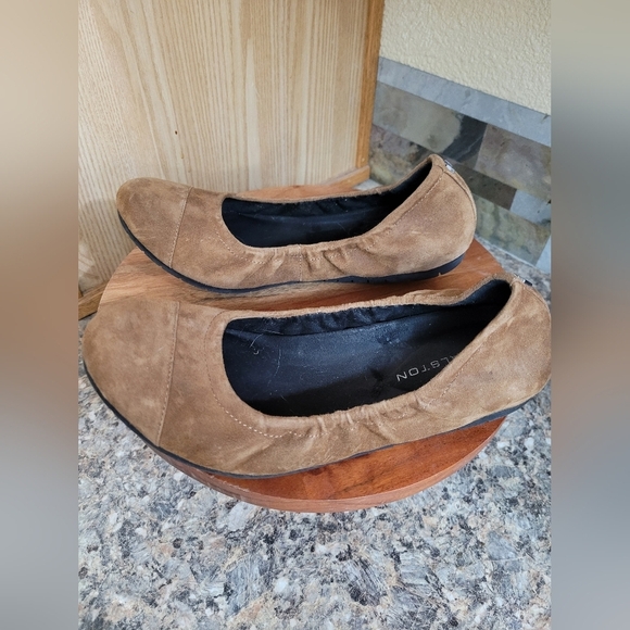 H By Halston Brown Suede Ballet Flats - Picture 1 of 5
